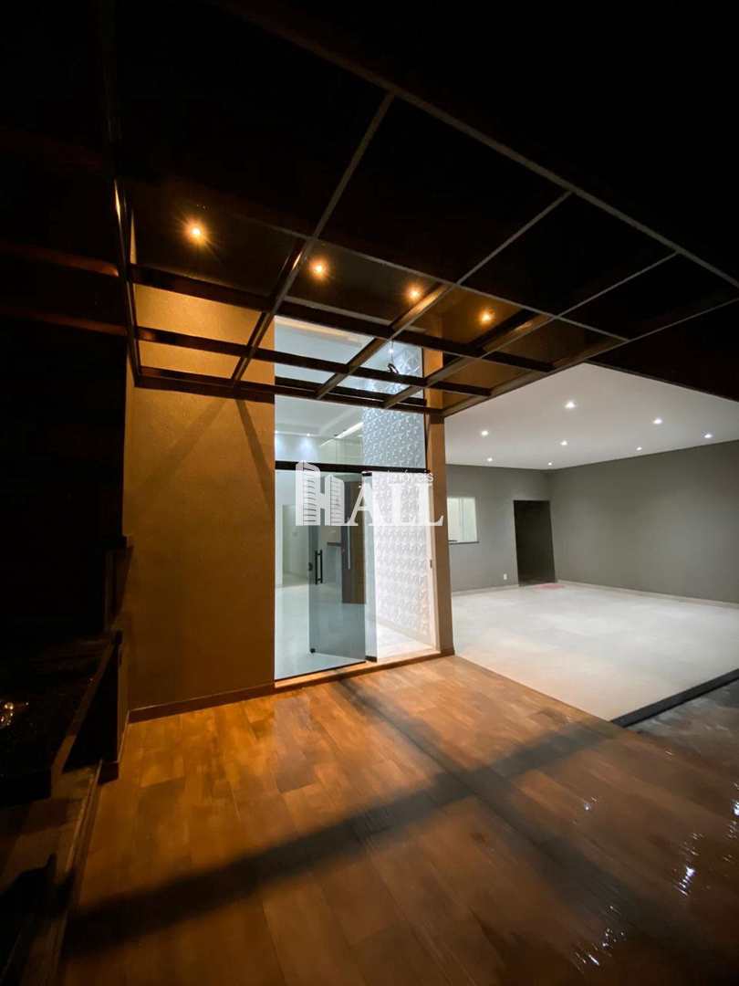 Casa à venda com 3 quartos, 120m² - Foto 1