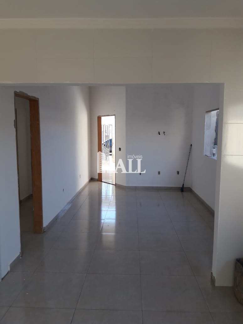 Casa à venda com 2 quartos, 100m² - Foto 2