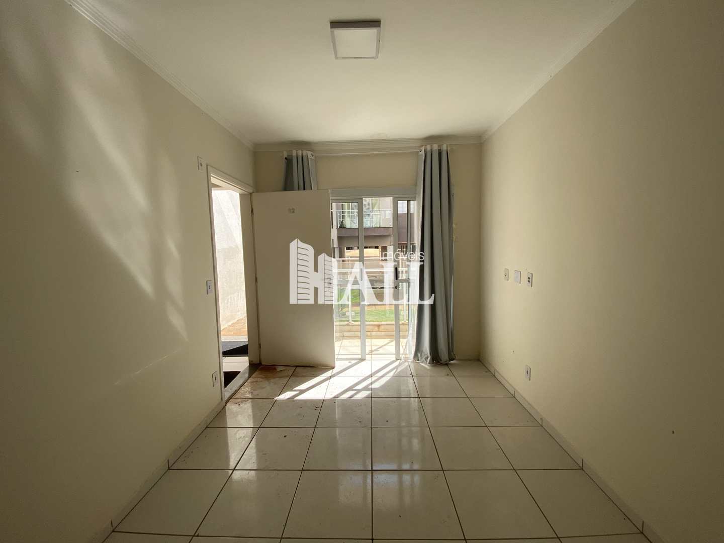 Apartamento à venda com 2 quartos, 42m² - Foto 2