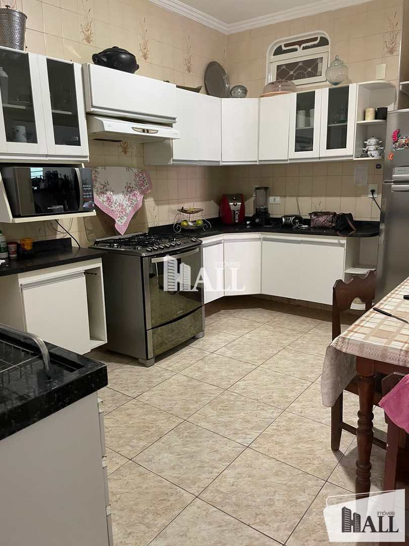 Casa à venda com 4 quartos, 260m² - Foto 11