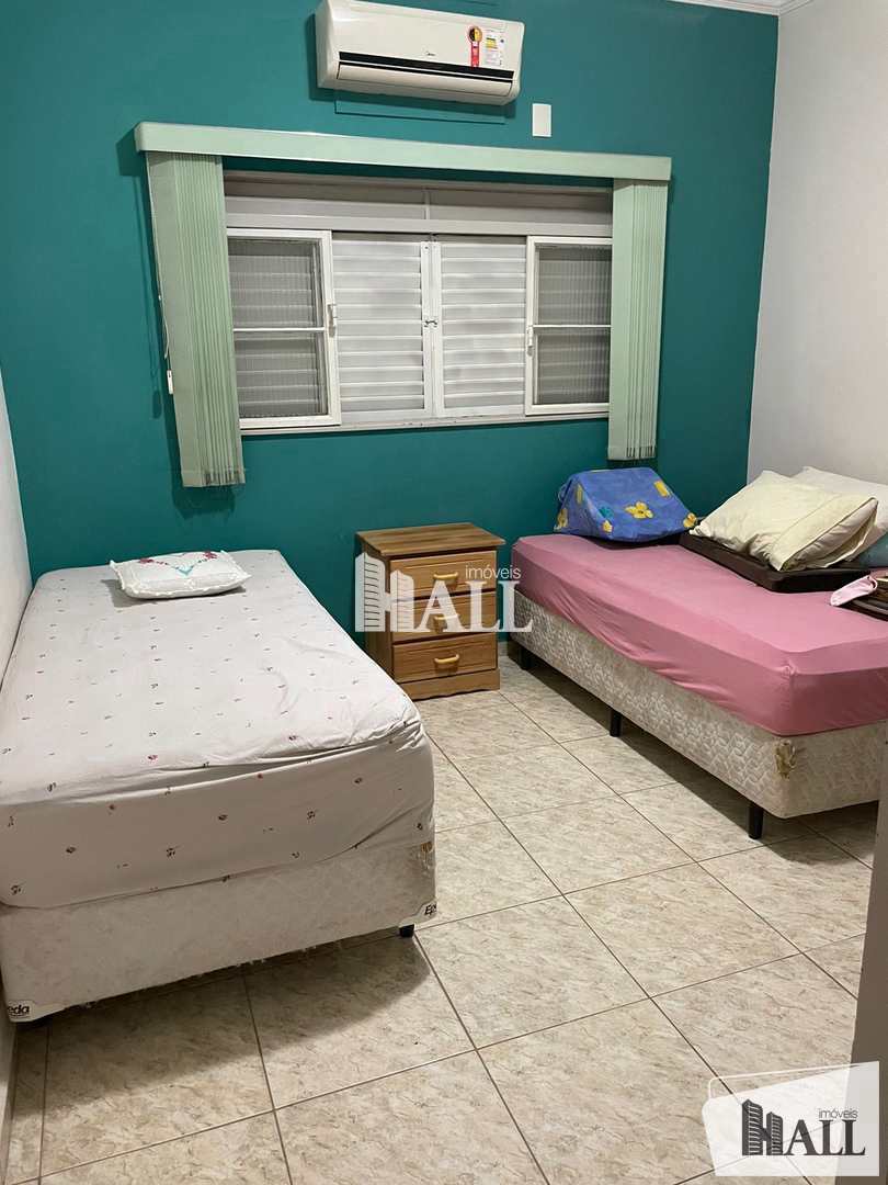 Casa à venda com 4 quartos, 260m² - Foto 16