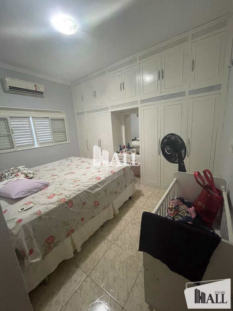 Casa à venda com 4 quartos, 260m² - Foto 15