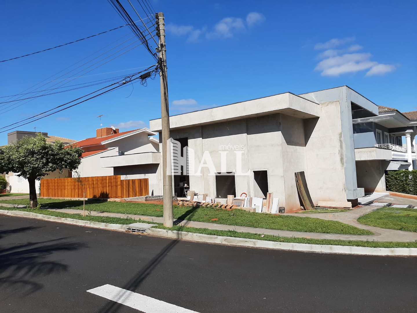 Casa de Condomínio à venda com 3 quartos, 260m² - Foto 1