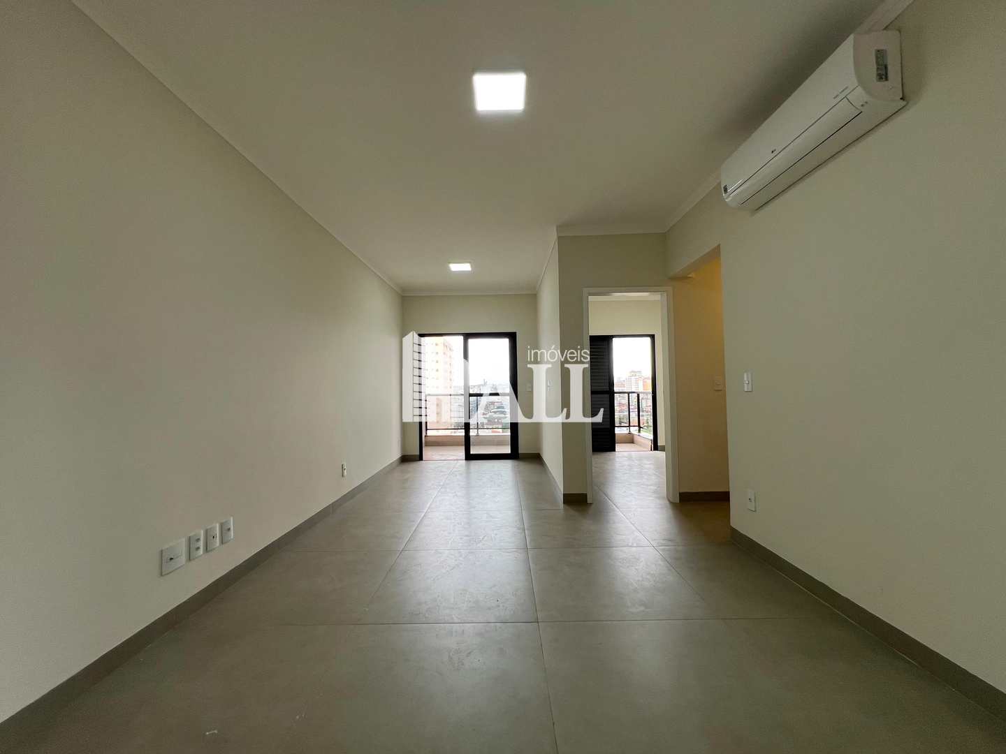 Apartamento com 3 quartos à venda, 78m² — foto 1 de 21