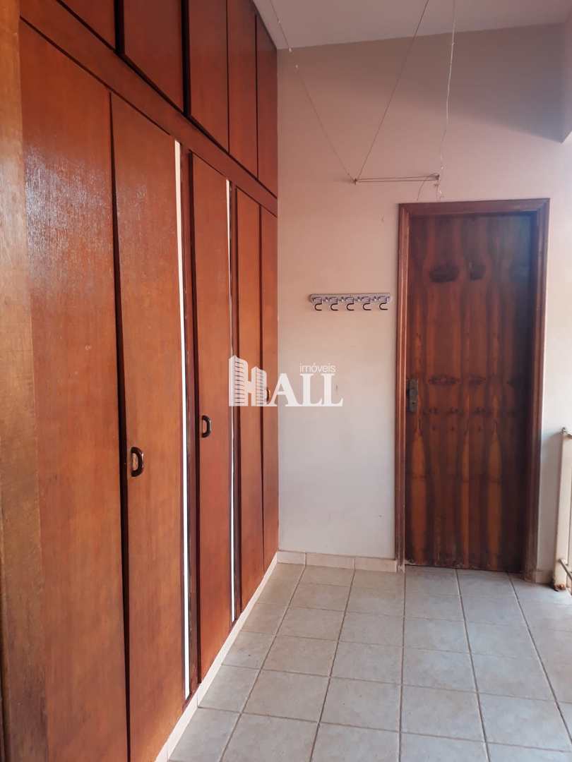 Casa à venda com 3 quartos, 213m² - Foto 1