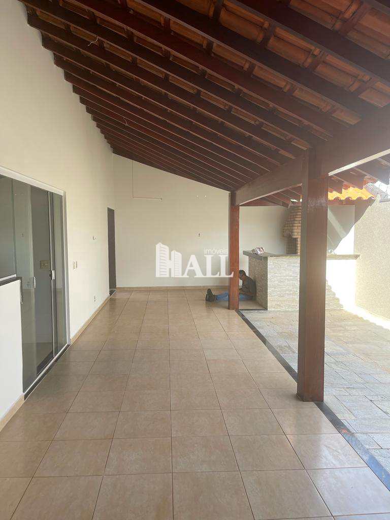 Casa de Condomínio à venda com 3 quartos, 210m² - Foto 1