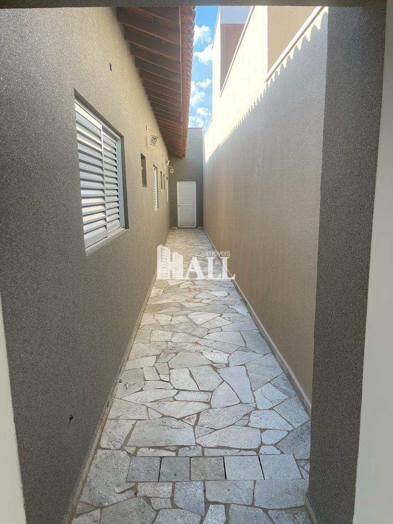 Casa de Condomínio à venda com 3 quartos, 210m² - Foto 2