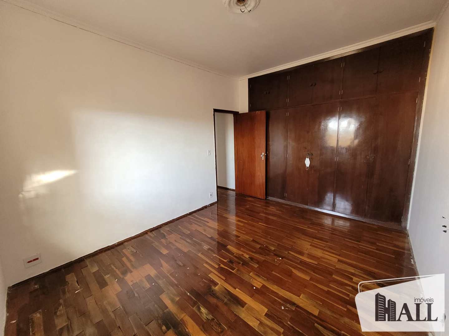 Casa à venda com 3 quartos, 274m² - Foto 1