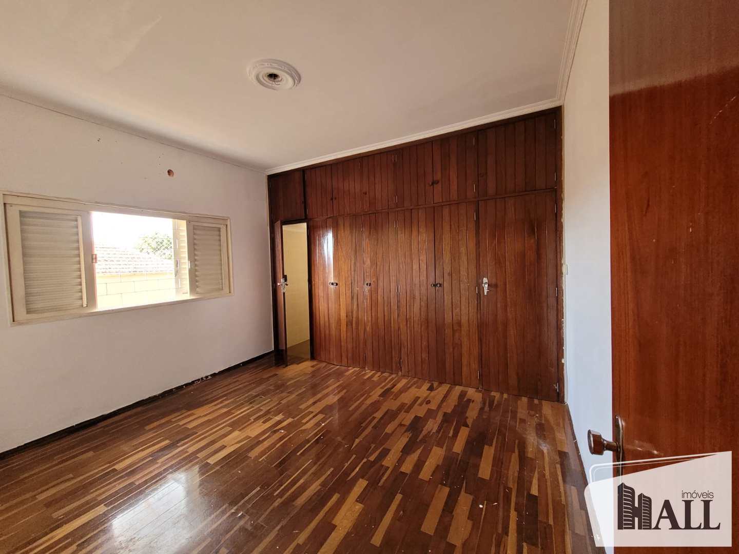 Casa à venda com 3 quartos, 274m² - Foto 2