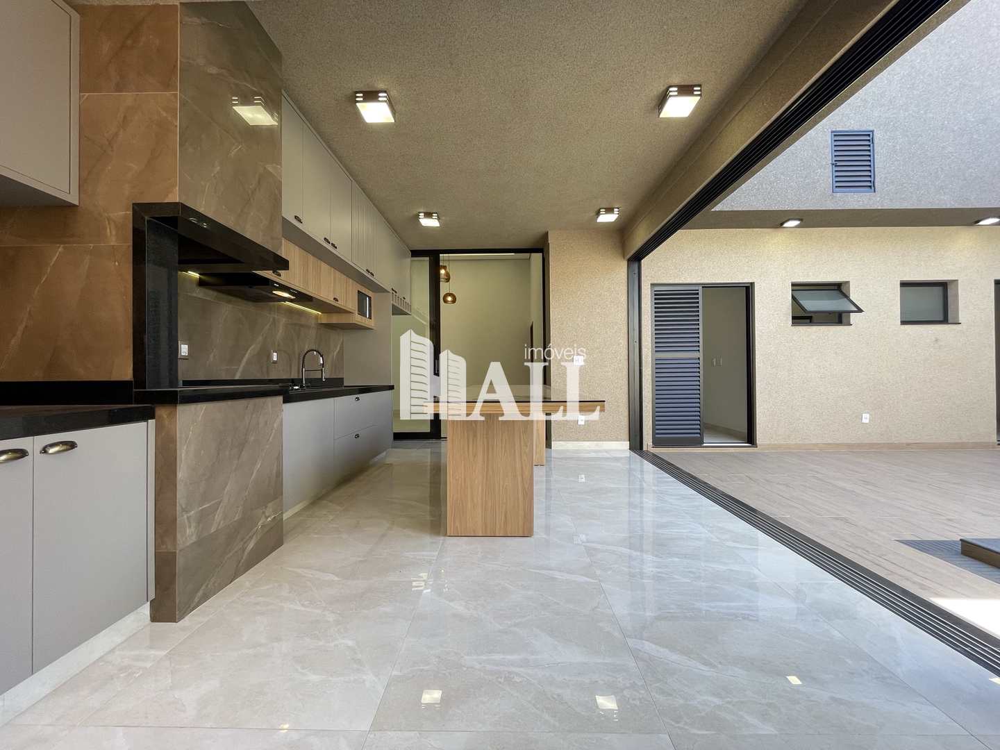 Casa de Condomínio à venda com 3 quartos, 160m² - Foto 2