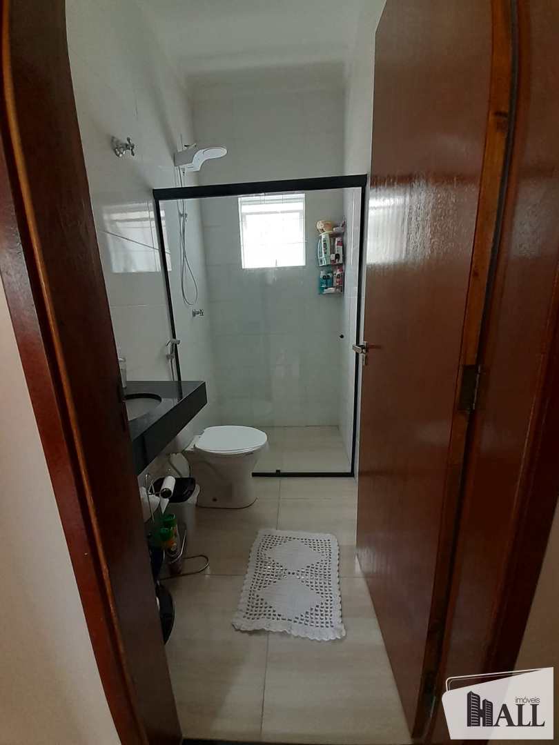 Casa à venda com 2 quartos, 70m² - Foto 5