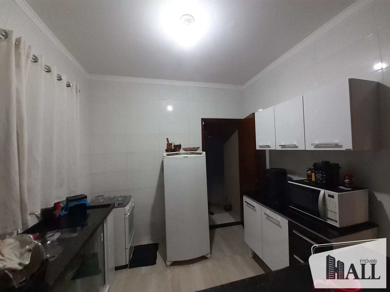 Casa à venda com 2 quartos, 70m² - Foto 2