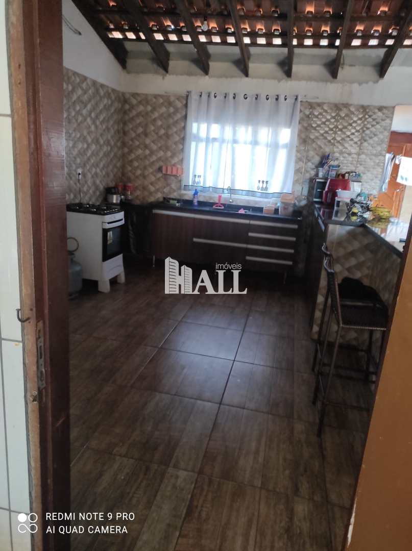 Casa à venda com 3 quartos, 220m² - Foto 1