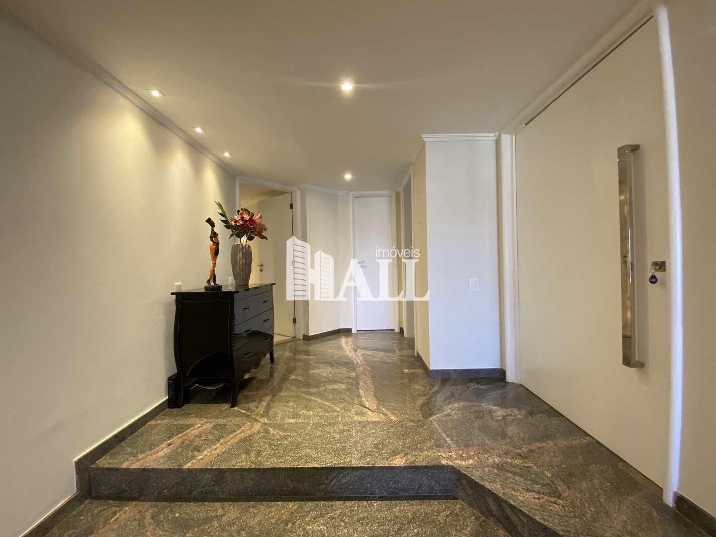 Apartamento à venda com 4 quartos, 260m² - Foto 3