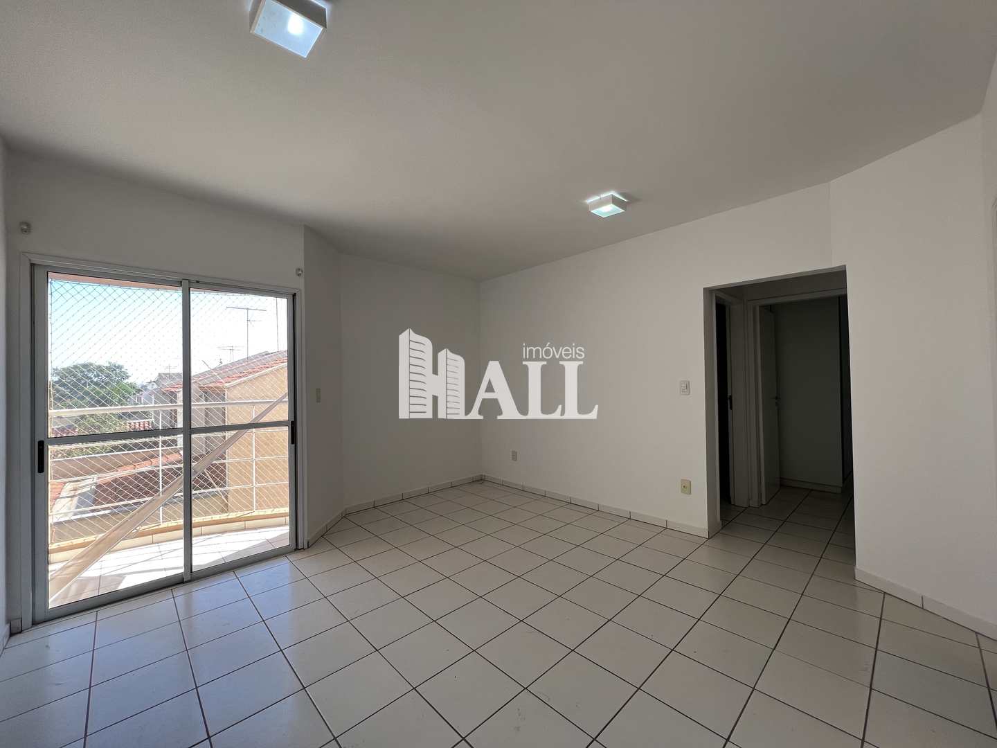 Apartamento à venda com 2 quartos, 77m² - Foto 1