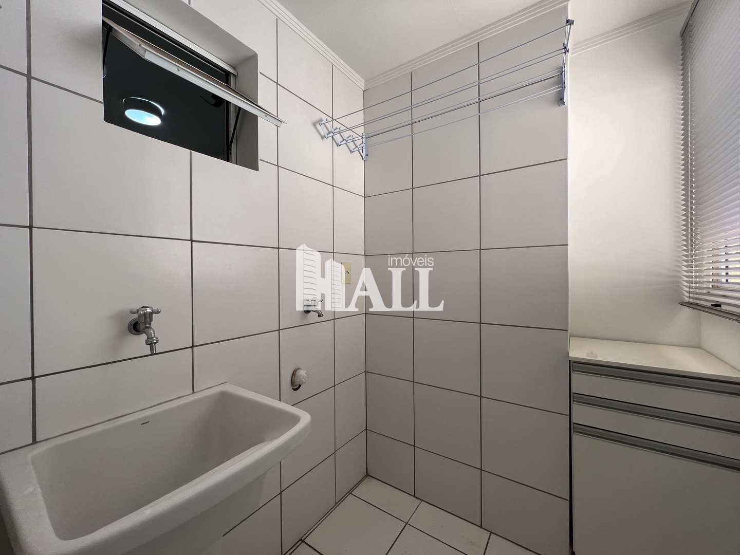 Apartamento à venda com 2 quartos, 77m² - Foto 3