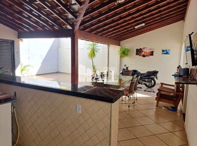 Casa à venda com 2 quartos, 190m² - Foto 13