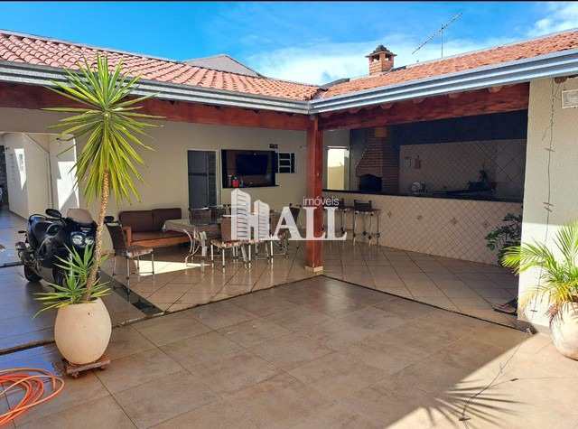 Casa à venda com 2 quartos, 190m² - Foto 1