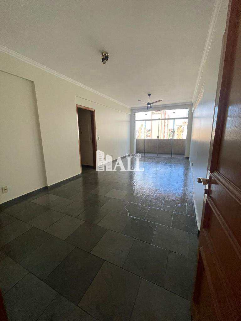 Apartamento à venda com 3 quartos, 110m² - Foto 1