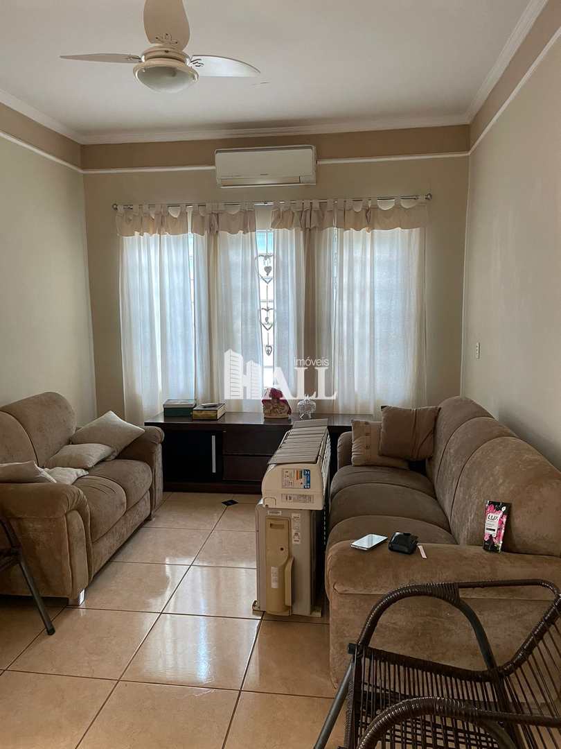 Casa à venda com 3 quartos, 138m² - Foto 1