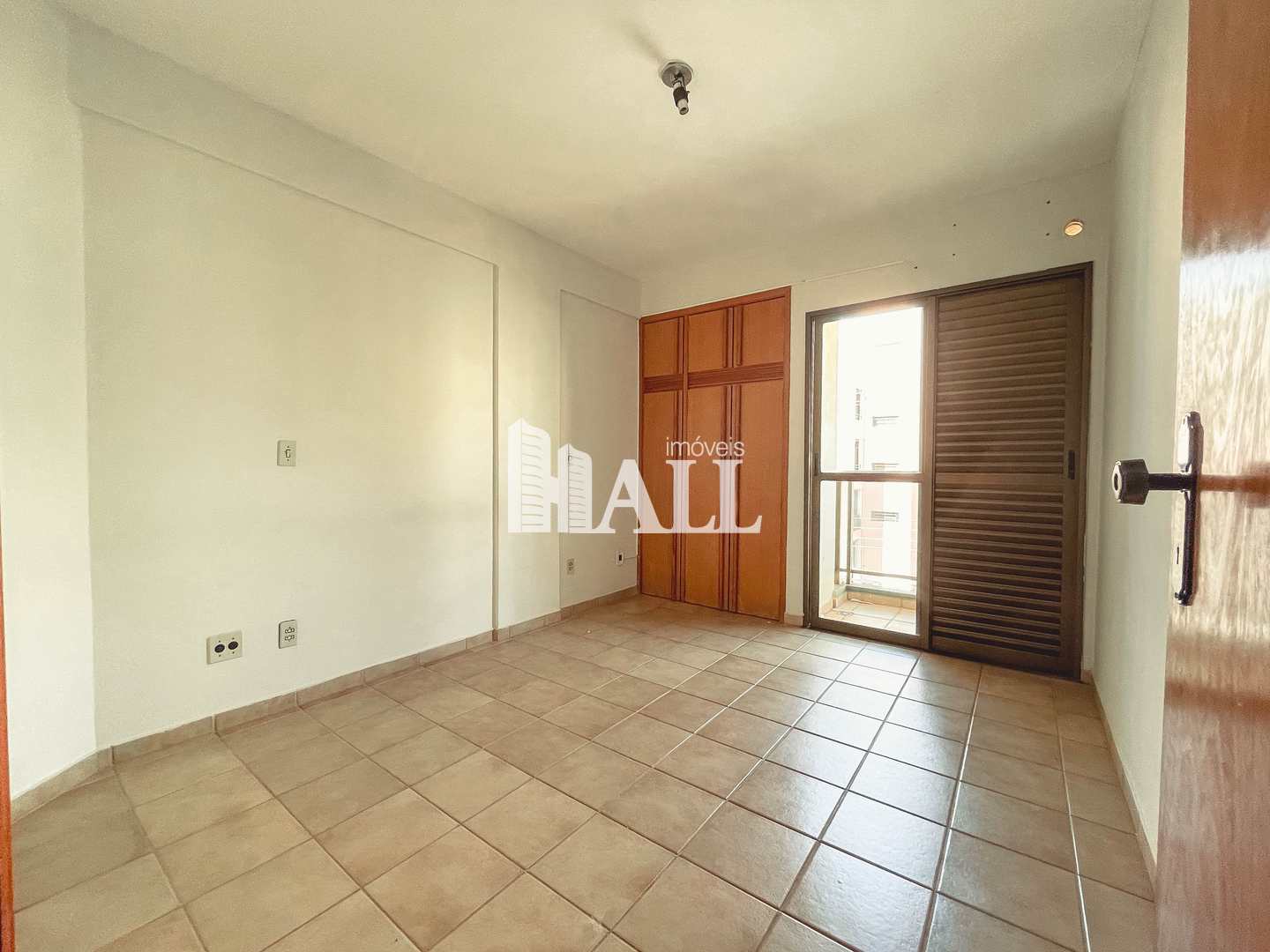 Apartamento à venda com 2 quartos, 67m² - Foto 11