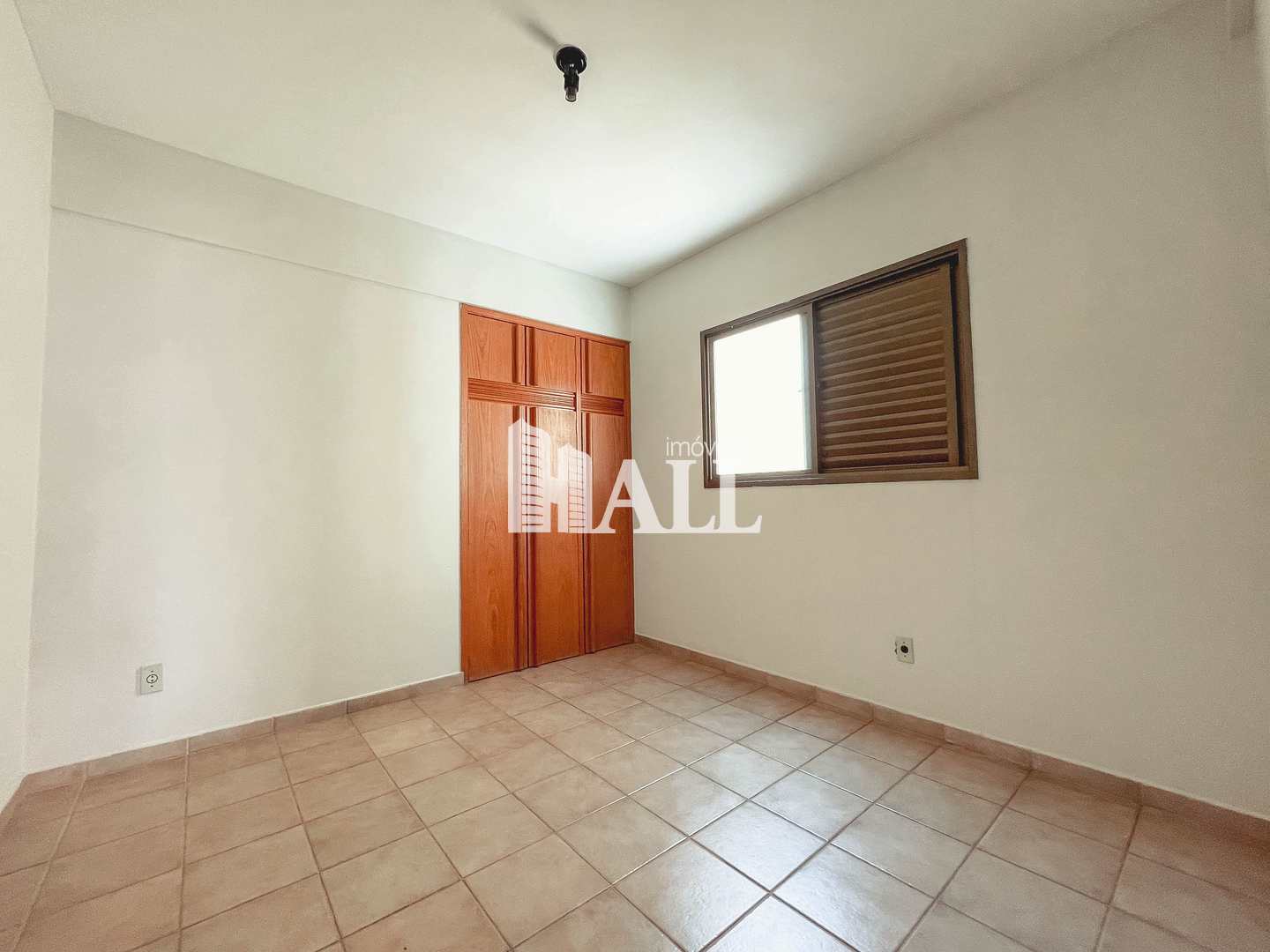 Apartamento à venda com 2 quartos, 67m² - Foto 4