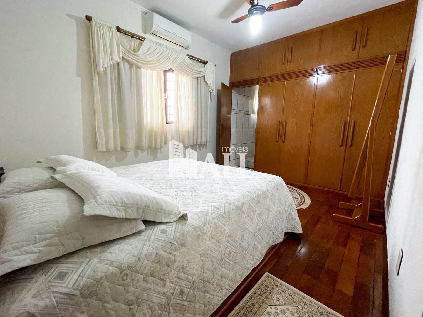 Casa à venda com 3 quartos, 253m² - Foto 7