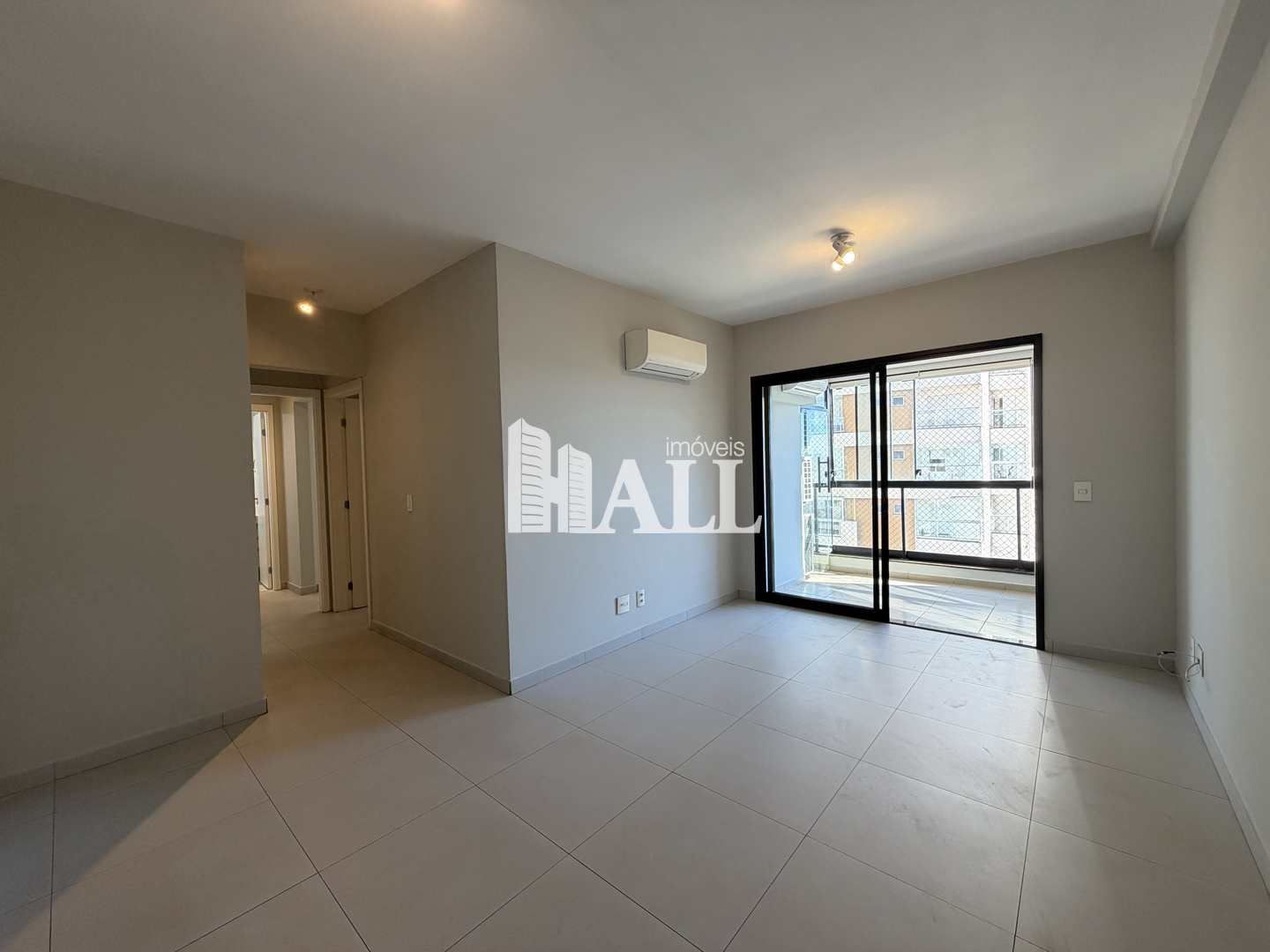 Apartamento com 2 quartos à venda, 68m² — foto 1 de 35