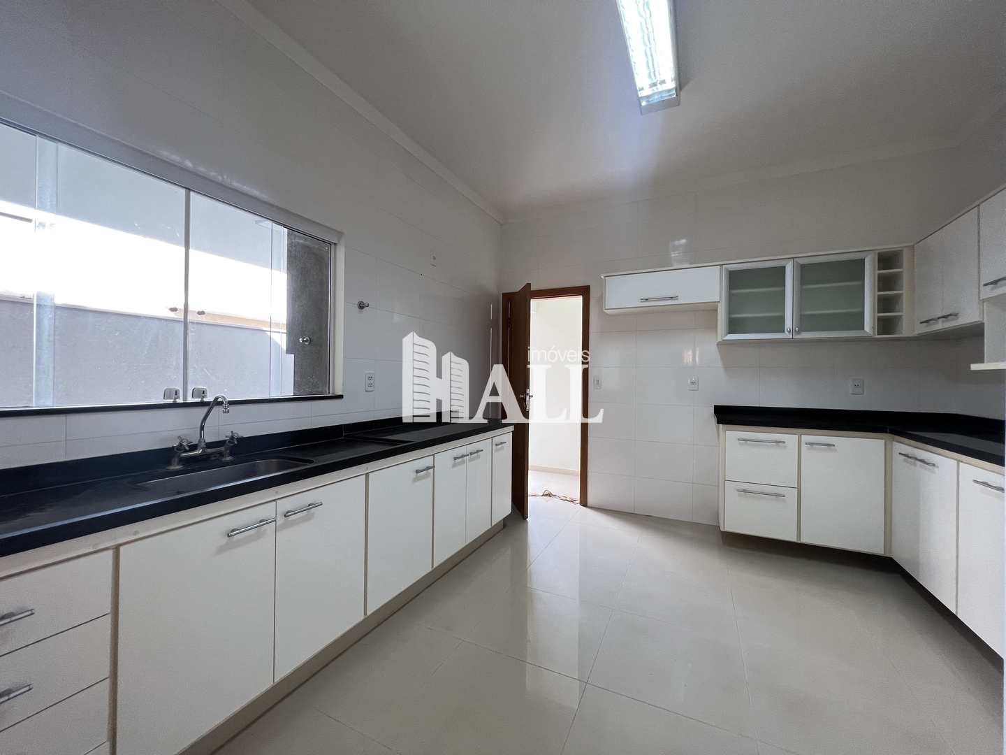 Casa de Condomínio à venda com 3 quartos, 204m² - Foto 4