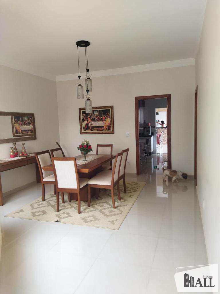 Casa à venda com 3 quartos, 240m² - Foto 4