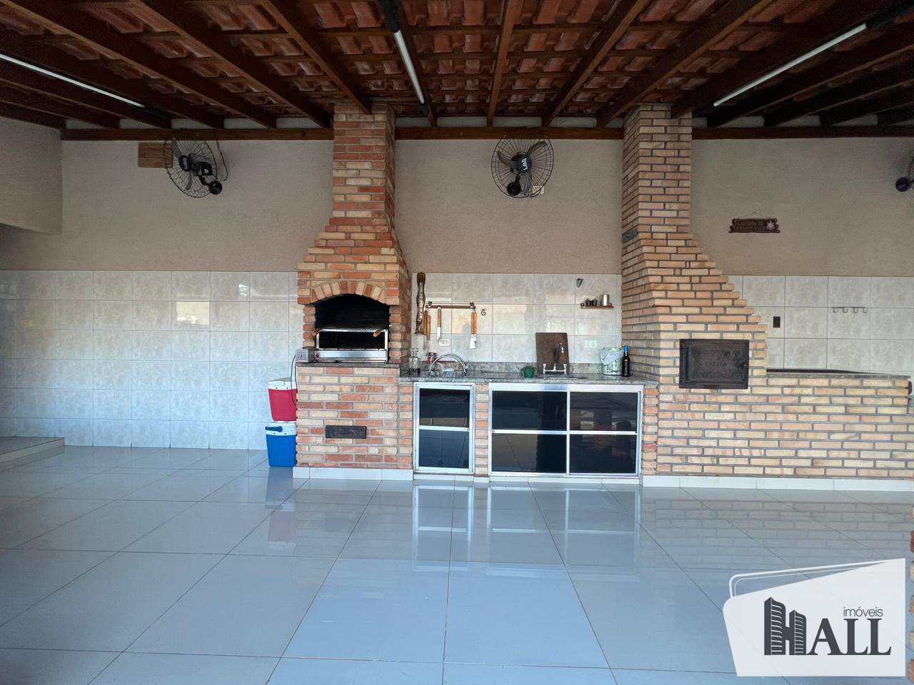 Casa à venda com 3 quartos, 450m² - Foto 3