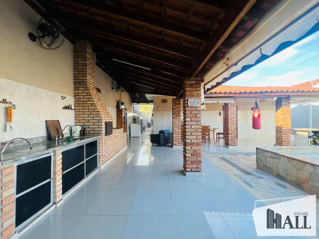 Casa à venda com 3 quartos, 450m² - Foto 4