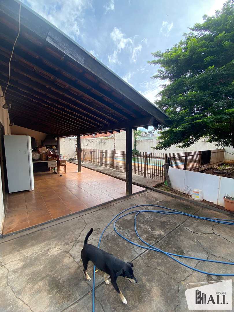 Casa à venda com 3 quartos, 200m² - Foto 17