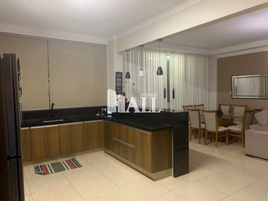 Apartamento à venda com 3 quartos, 175m² - Foto 2