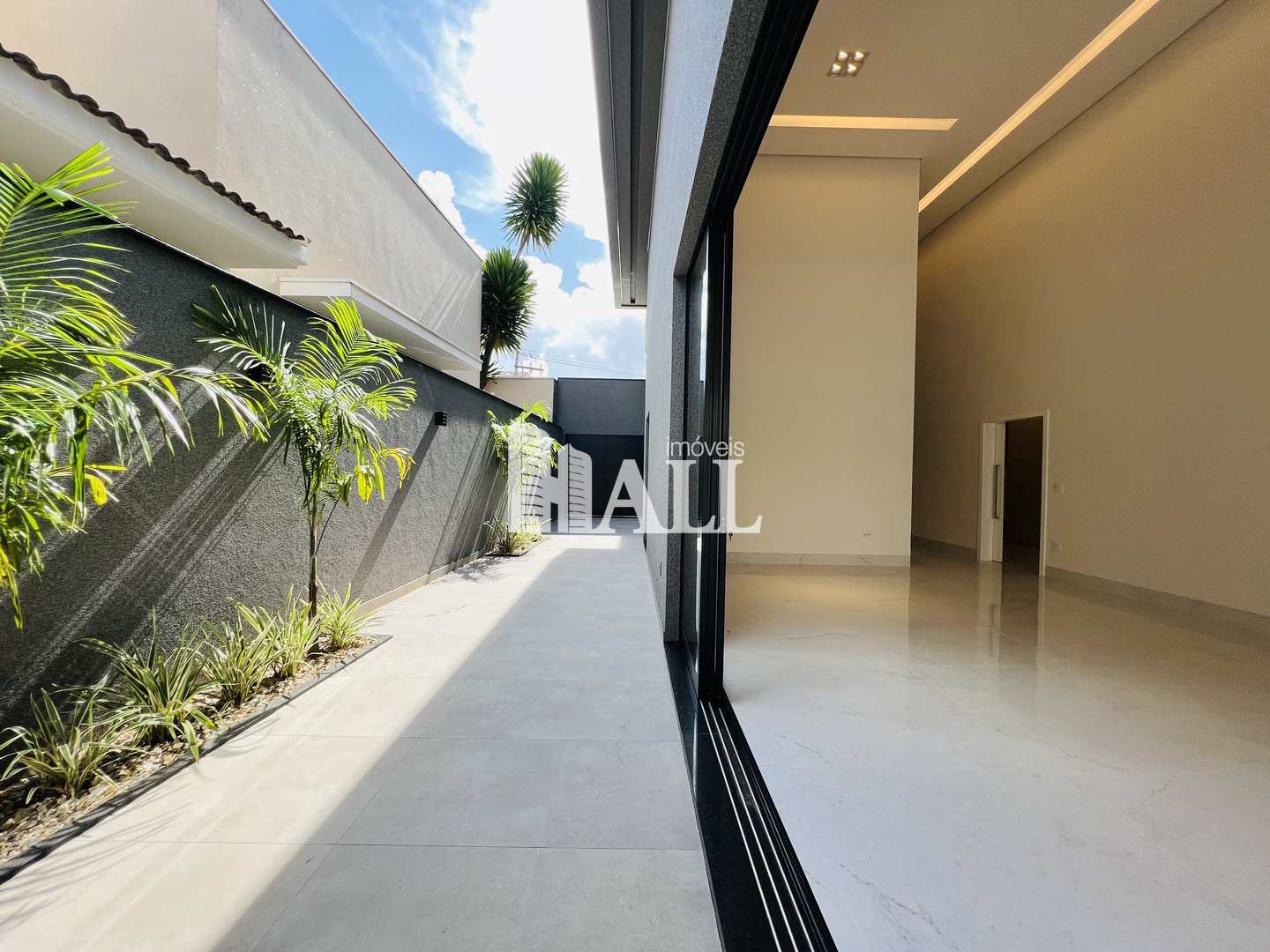 Casa de Condomínio à venda com 4 quartos, 290m² - Foto 3