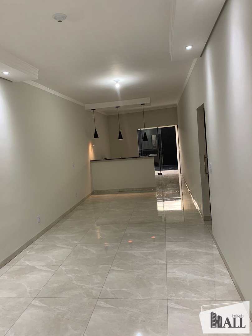 Casa à venda com 3 quartos, 100m² - Foto 2