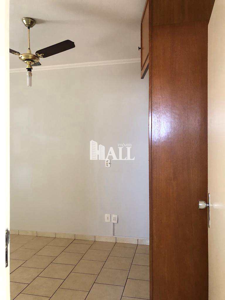 Apartamento à venda com 2 quartos, 70m² - Foto 3