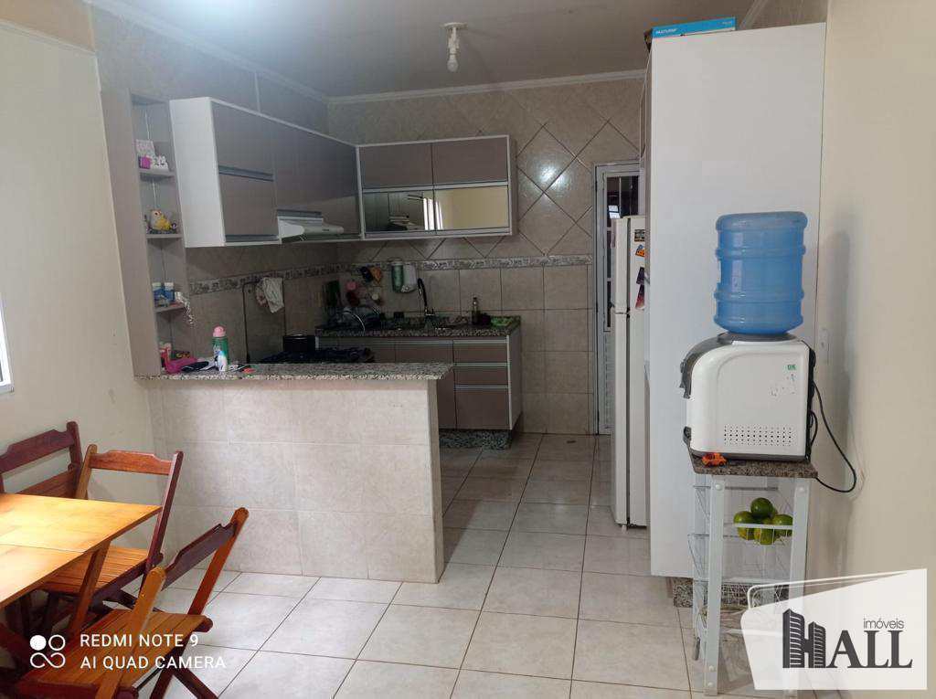 Casa à venda com 3 quartos, 105m² - Foto 4