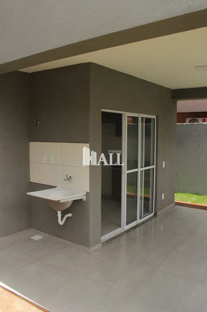 Casa à venda com 2 quartos, 63m² - Foto 1