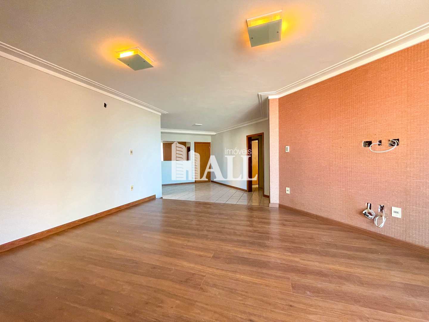 Apartamento à venda com 3 quartos, 140m² - Foto 2