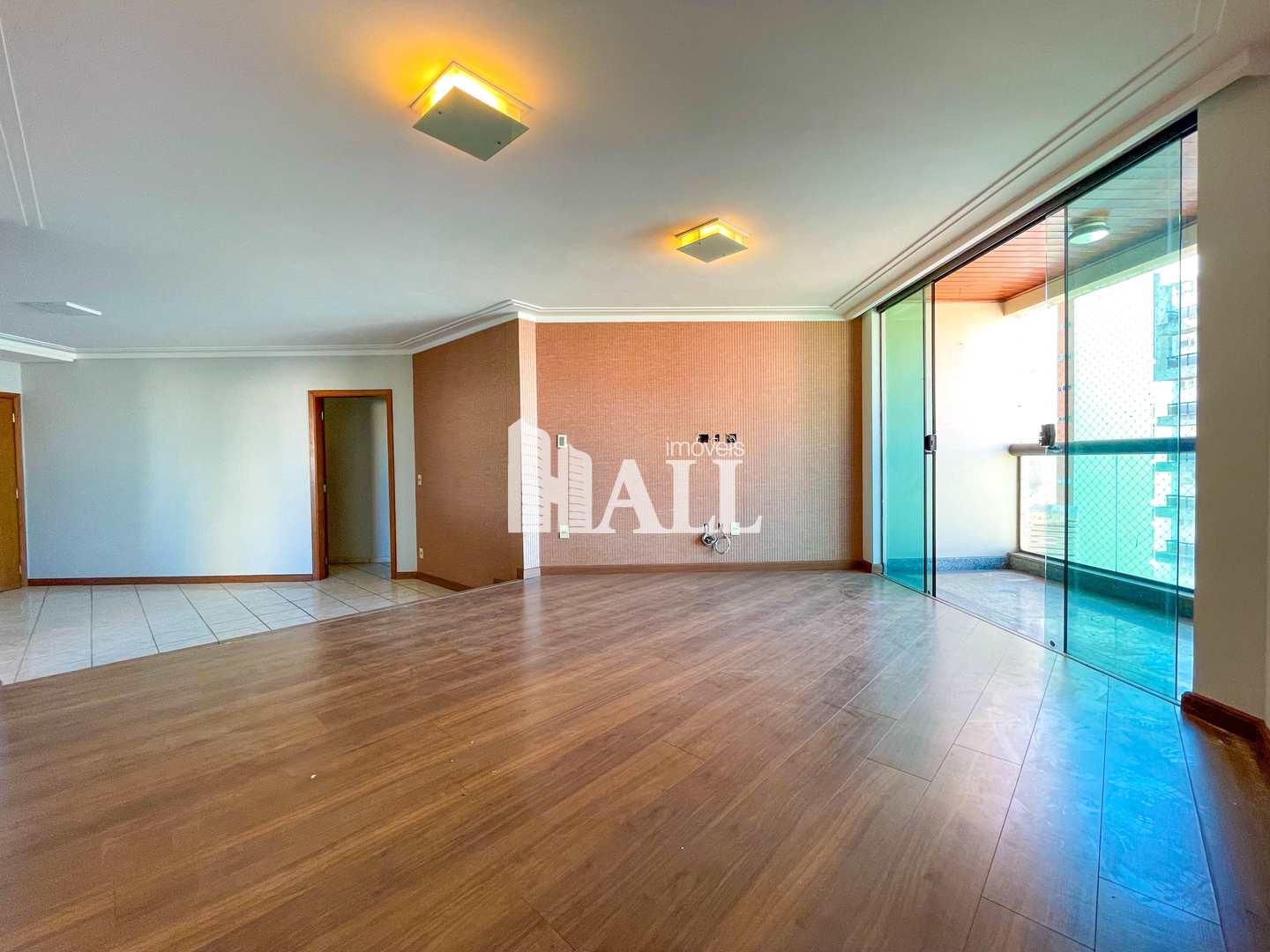 Apartamento à venda com 3 quartos, 140m² - Foto 1