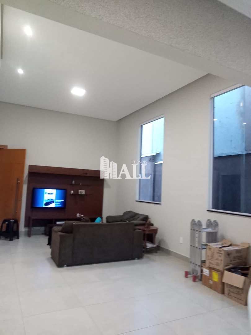 Casa à venda com 3 quartos, 108m² - Foto 1