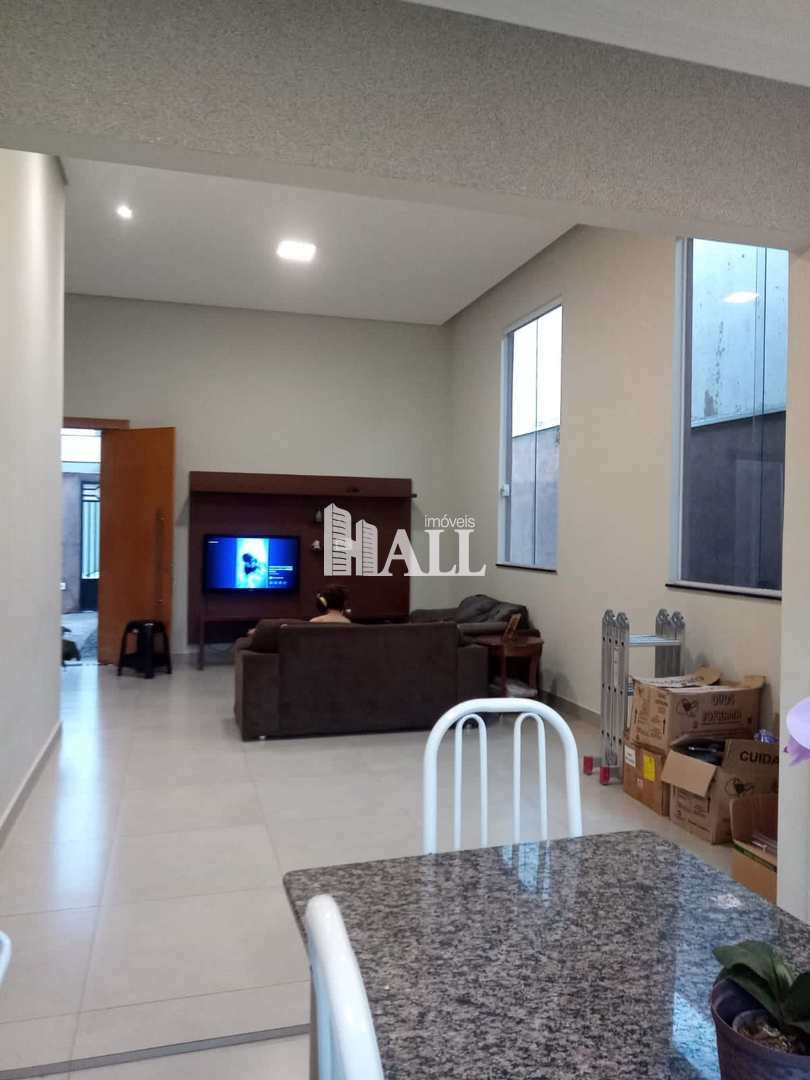 Casa à venda com 3 quartos, 108m² - Foto 2