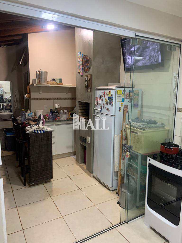 Casa à venda com 2 quartos, 110m² - Foto 11