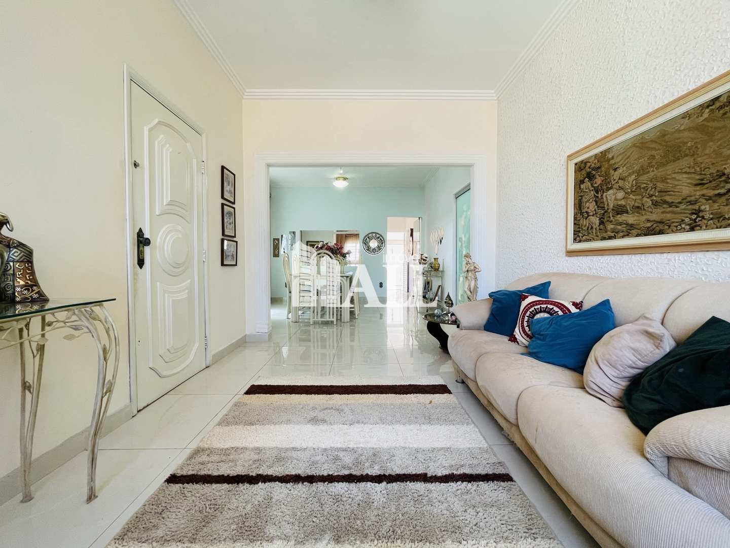 Casa à venda com 4 quartos, 165m² - Foto 1