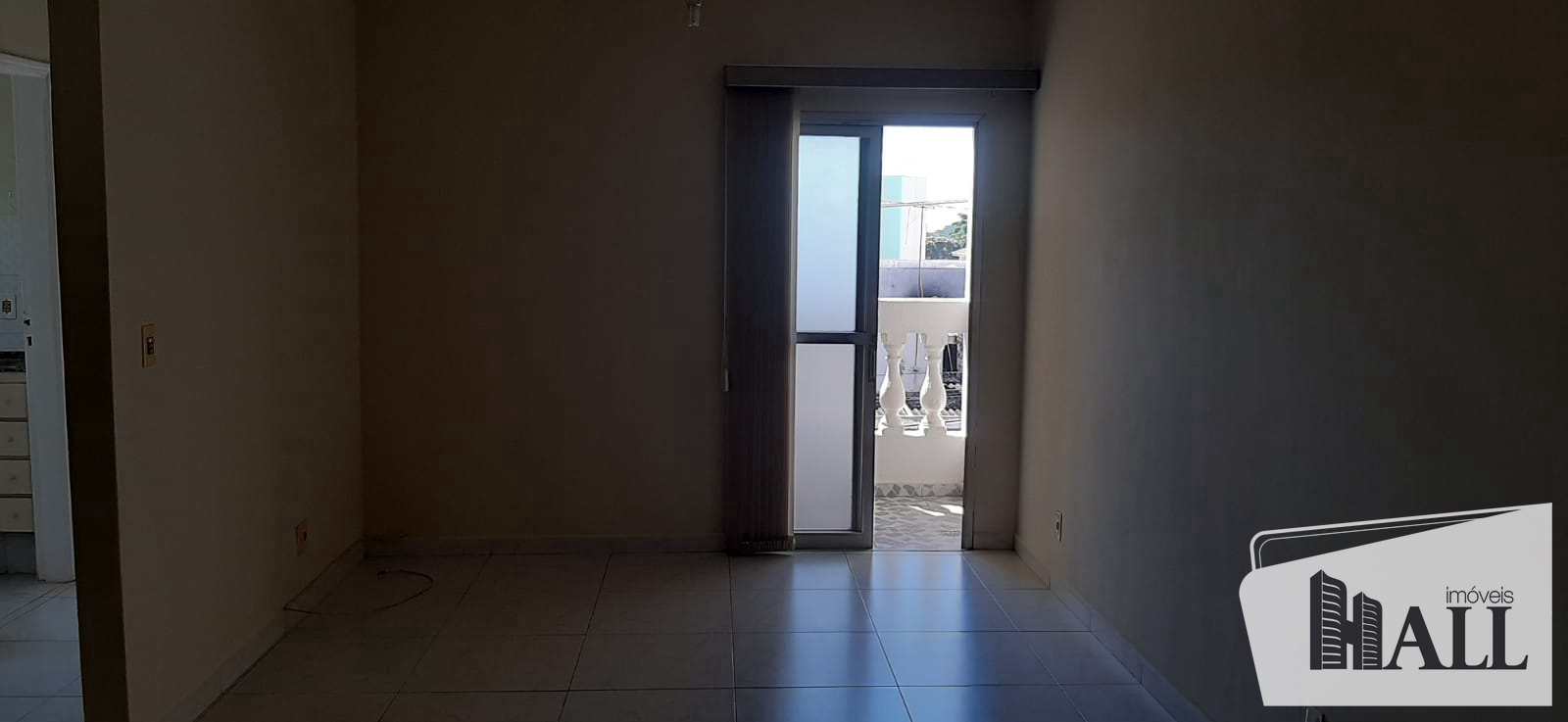 Apartamento à venda com 3 quartos, 100m² - Foto 2