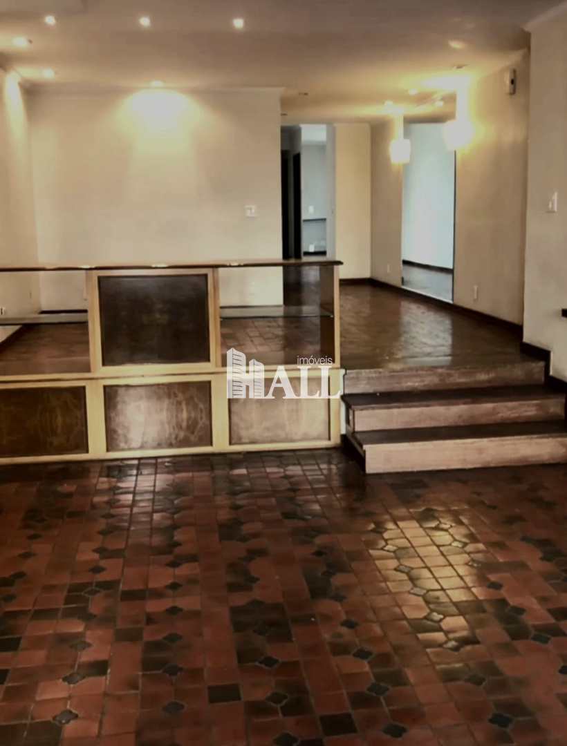 Apartamento à venda com 3 quartos, 220m² - Foto 1