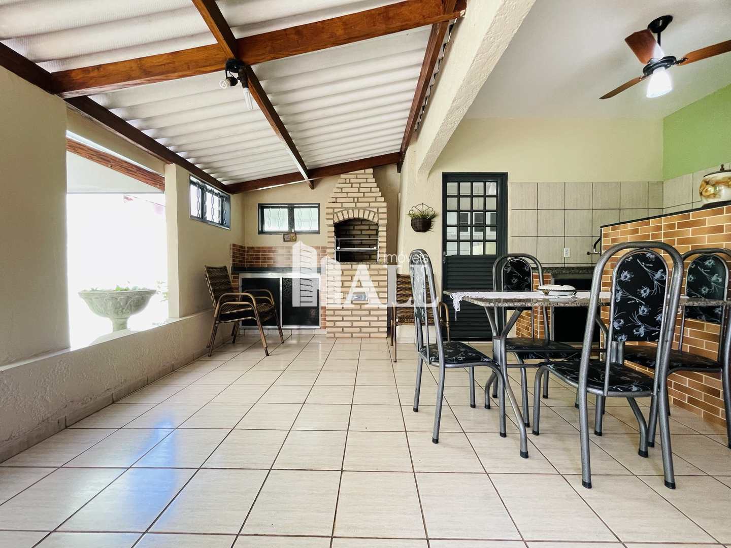 Casa à venda com 3 quartos, 236m² - Foto 17