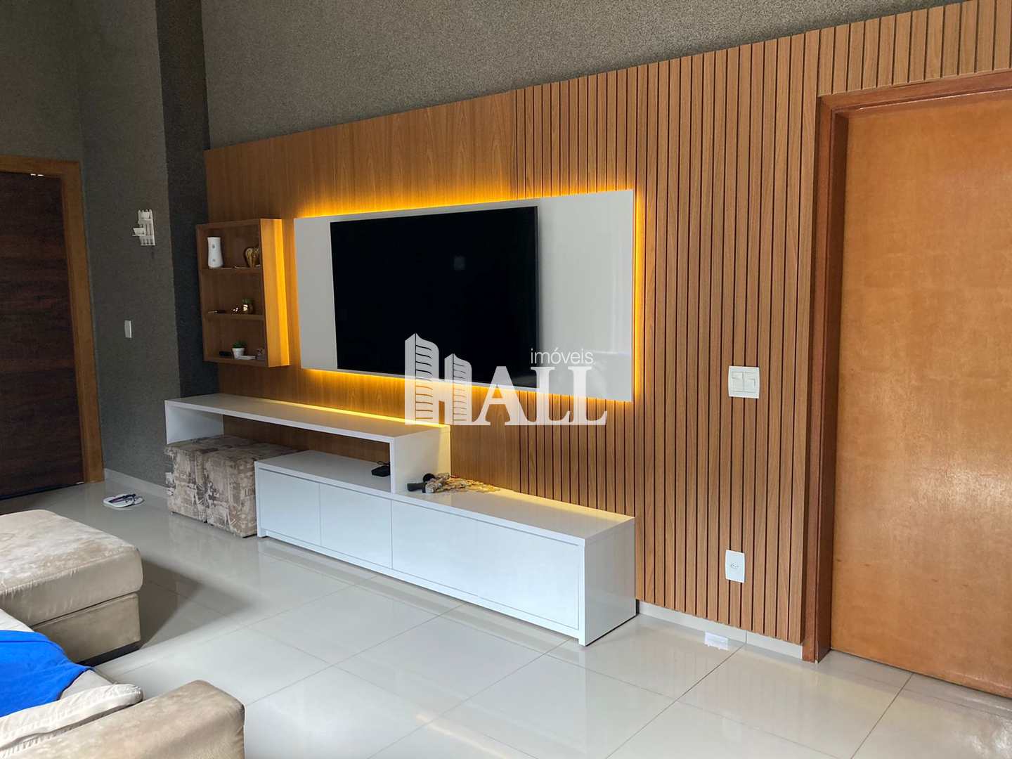 Casa à venda com 3 quartos, 150m² - Foto 1