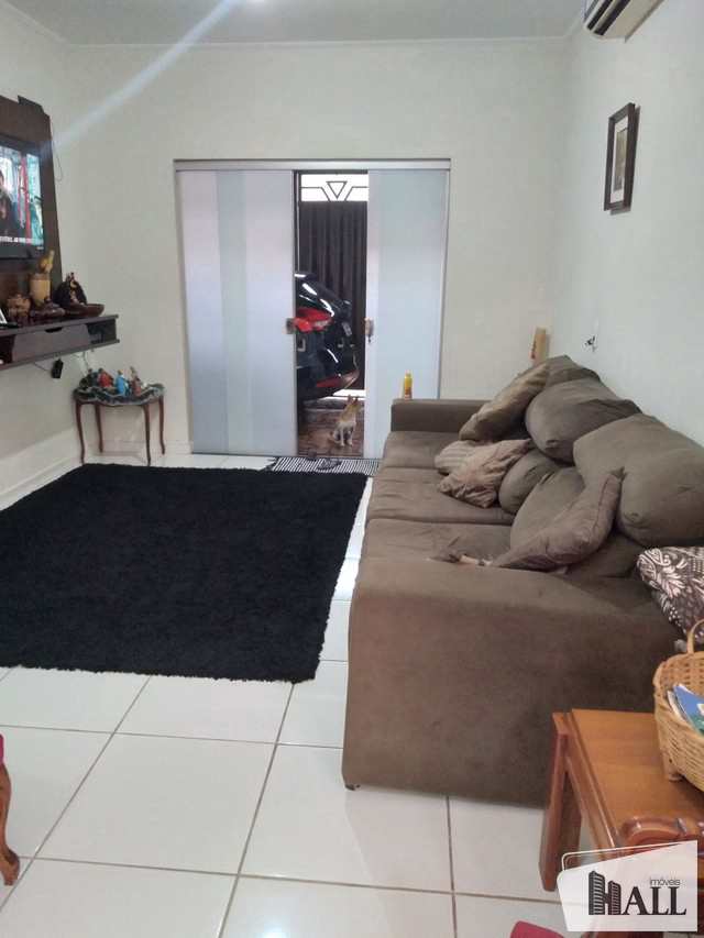 Casa à venda com 3 quartos, 150m² - Foto 1